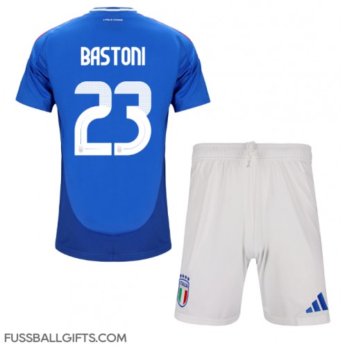 Italien Alessandro Bastoni #23 Fußballbekleidung Heimtrikot Kinder EM 2024 Kurzarm (+ kurze hosen)